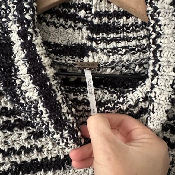 Free People Chunky Knit Button Detail Sweater - S - Picture 5 of 8